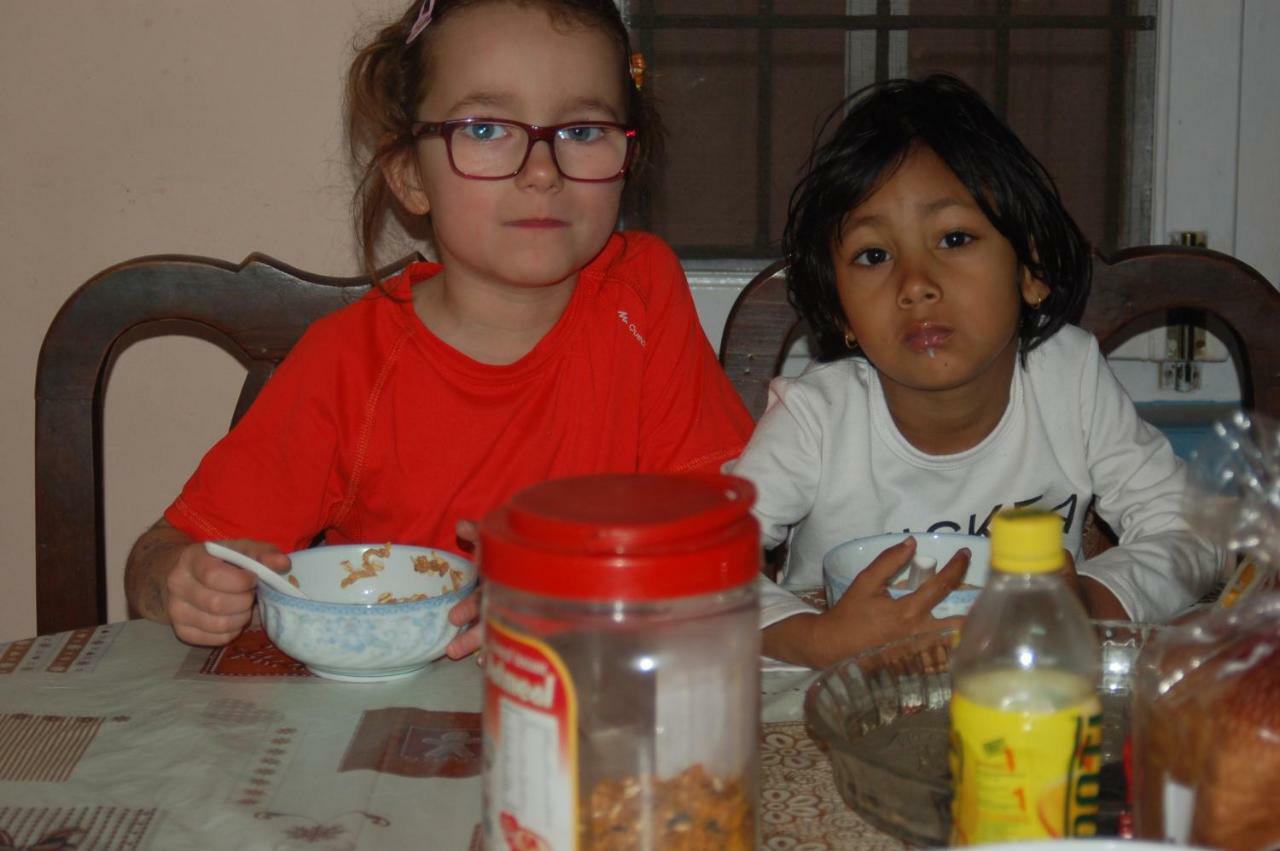 Shine Homestay Famille Francophone Kathmandu Esterno foto