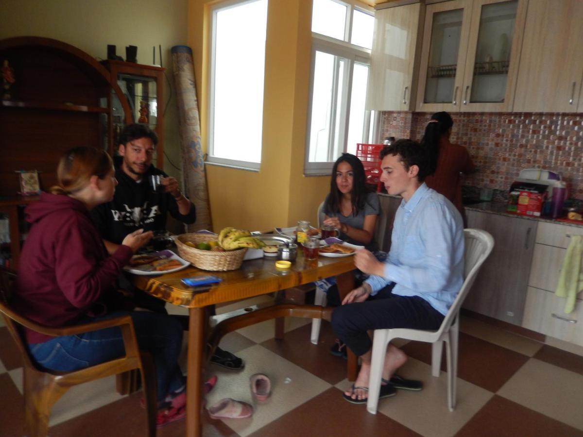 Shine Homestay Famille Francophone Kathmandu Esterno foto